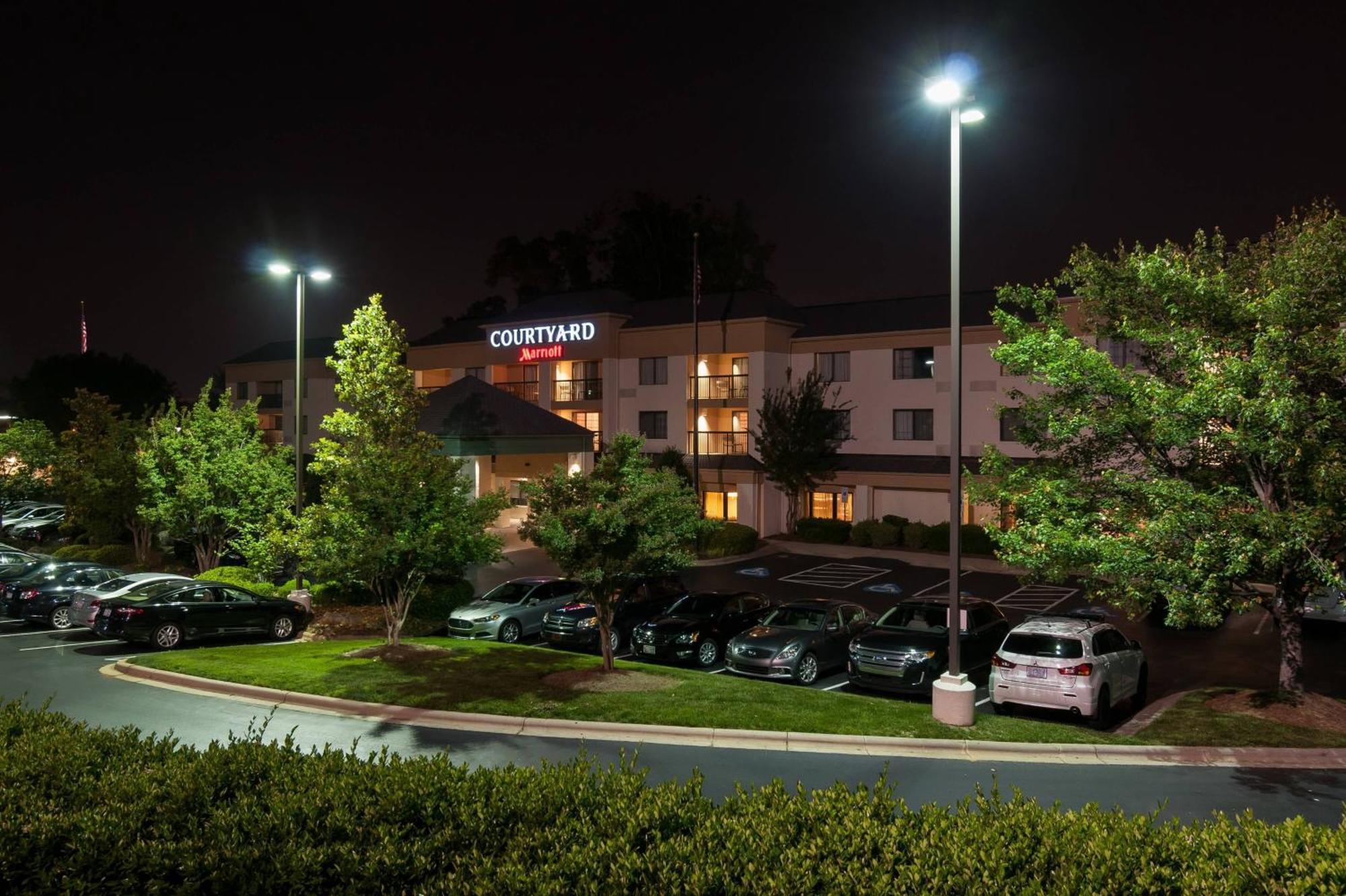 Courtyard By Marriott Charlotte Lake Norman Huntersville Exterior photo